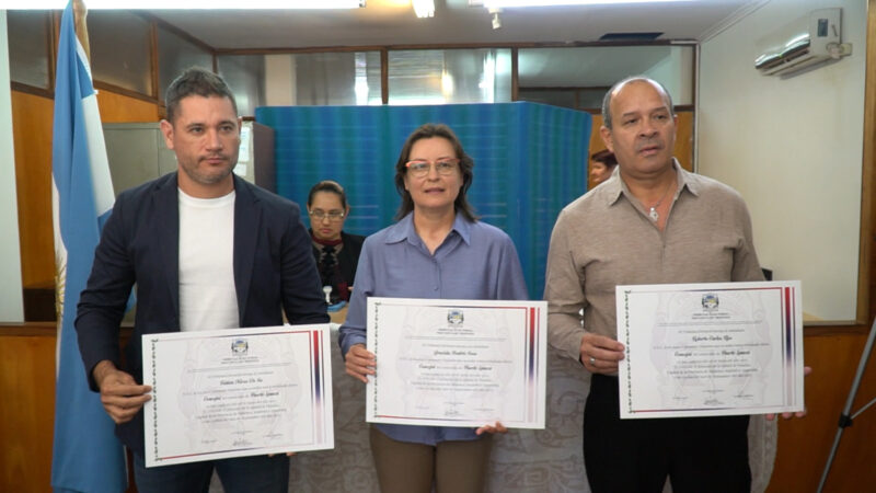 Los concejales electos en las últimas elecciones recibieron sus diplomas