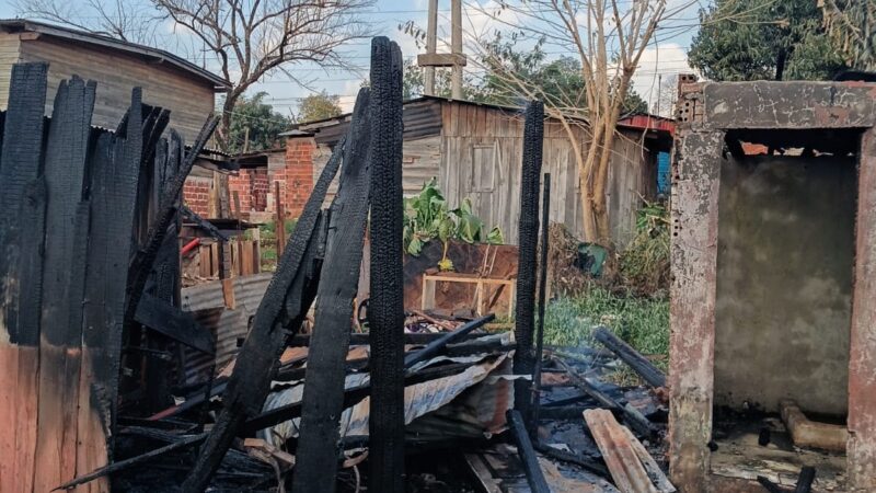 Incendio en una vivienda de Puerto Iguazú: dejó dos heridos