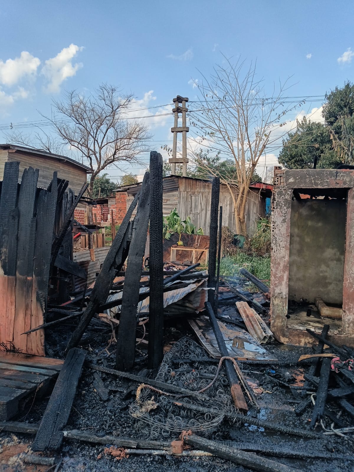Incendio en una vivienda de Puerto Iguazú: dejó dos heridos