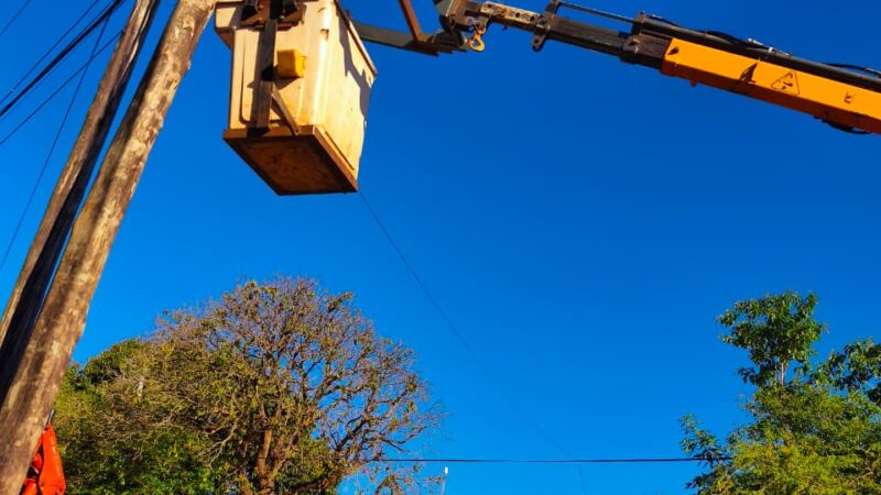 Energia de Misiones ejecutó trabajos para mejorar la red eléctrica de Puerto Iguazú