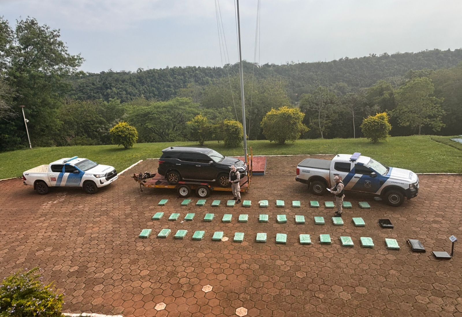 Prefectura incautó casi media tonelada de droga en el Paraje Cantera Cue