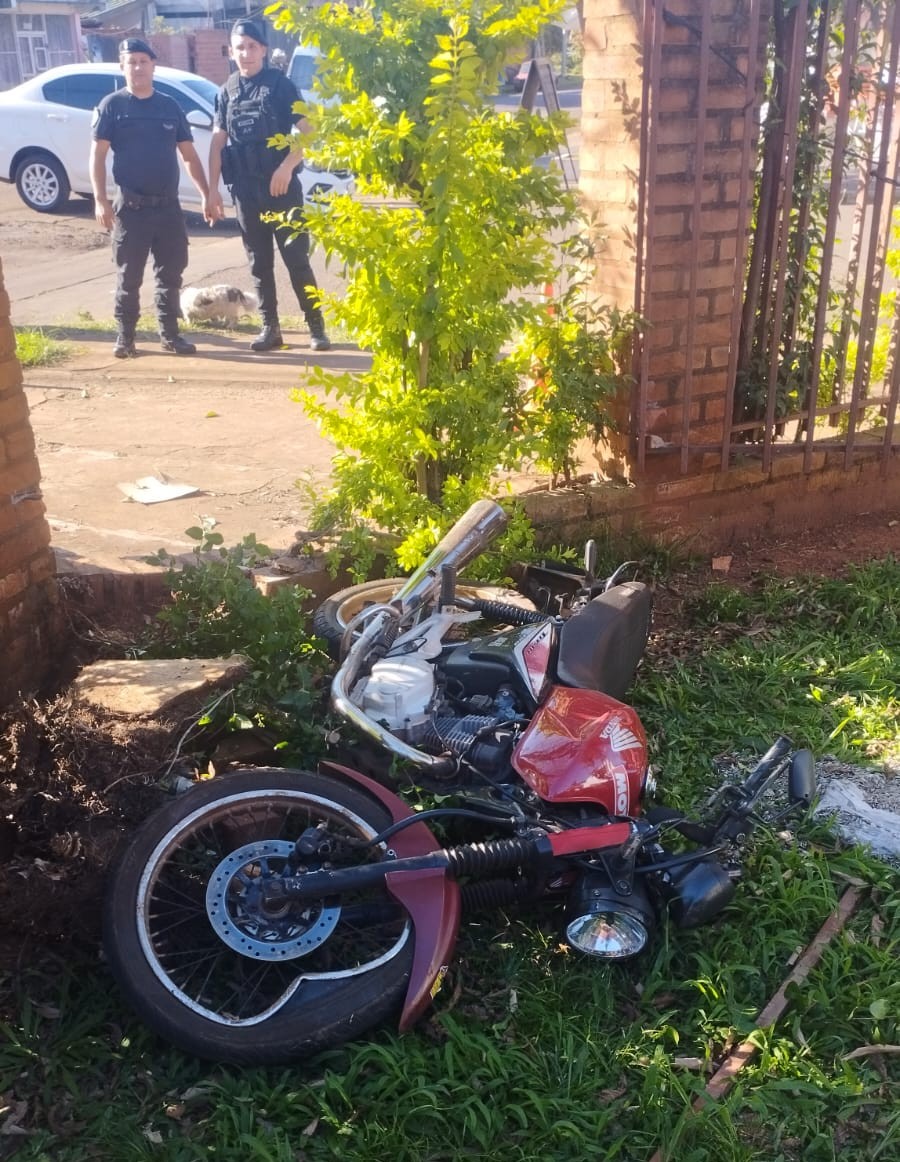 Despiste de motocicleta dejó a un joven herido en Puerto Iguazú