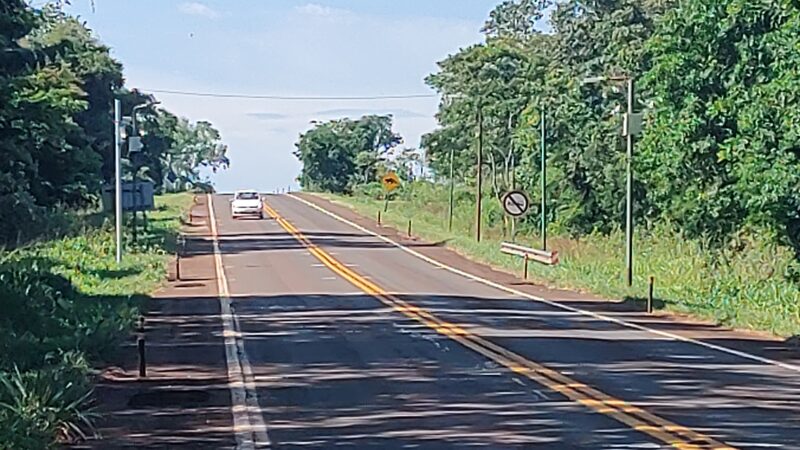 Conductores infractores reciben advertencias por exceso de velocidad en áreas protegidas