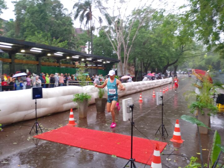 Por 4º año consecutivo Edgardo Franco ganó la Media Maraton de las Tres Fronteras.