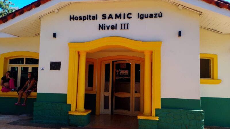 Un hombre resultó con el 40% del cuerpo quemado tras recibir una descarga eléctrica