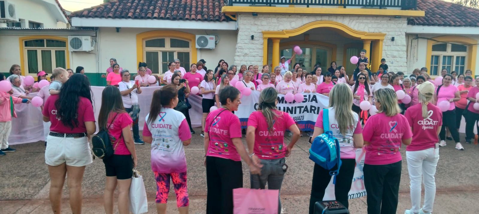 Colecta de mechones de cabello y caminata para visibilizar la lucha contra el cáncer de mama