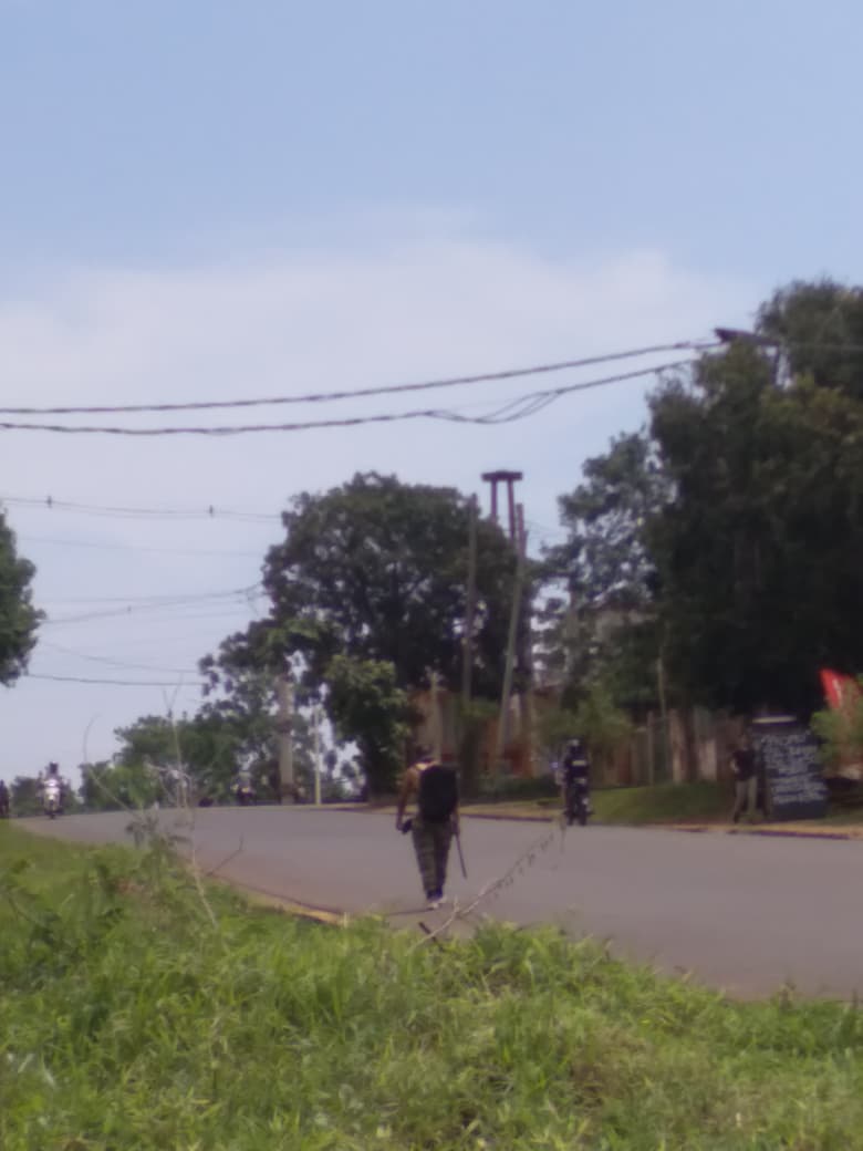 Iguazú: Dos jóvenes enfrentaron a dos delincuentes y recuperaron la moto de su vecino