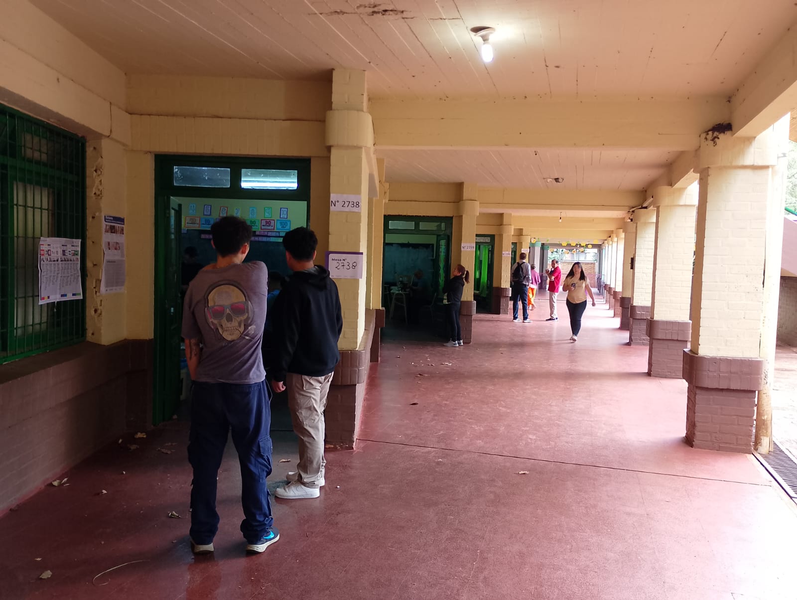 Poca concurrencia de electores las urnas durante la mañana en Iguazú