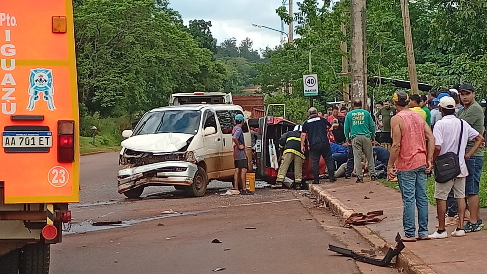 Iguazú: Colisión entre dos vehículos dejó dos heridos graves