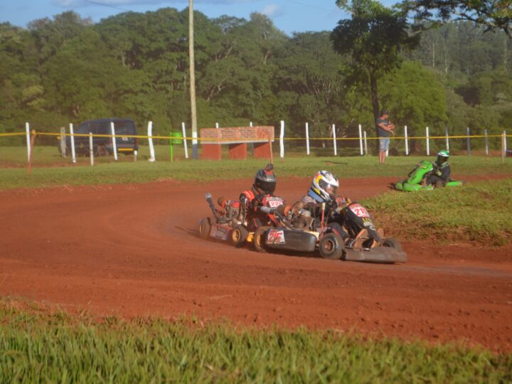 Los pilotos del Enano Competición cumplieron buenas actuaciones en Puerto Rico