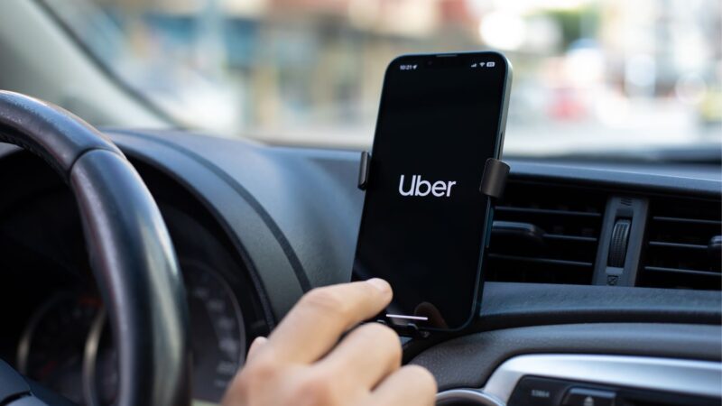 La justicia resolvió que Uber no es un servicio público y determinó que no corresponde aplicar sanciones municipales