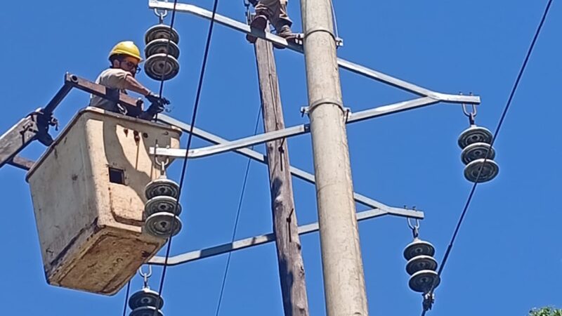 Avanza el refuerzo de la línea de 33kV entre Eldorado y Pozo Azul