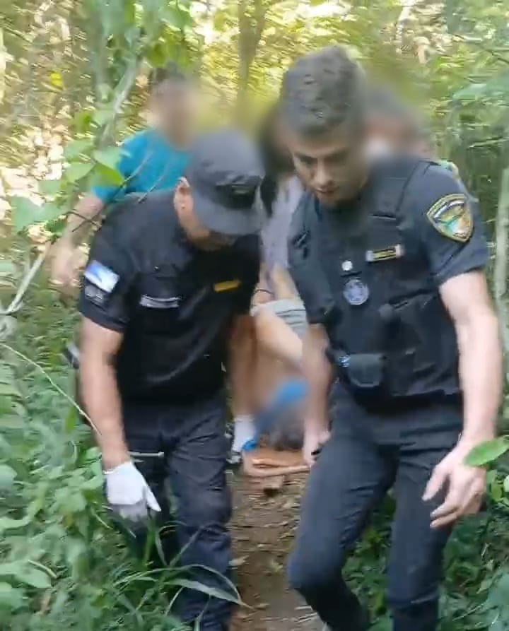 Rescataron a un hombre de 68 años que cayó en el Salto Yaguareté en Puerto Libertad