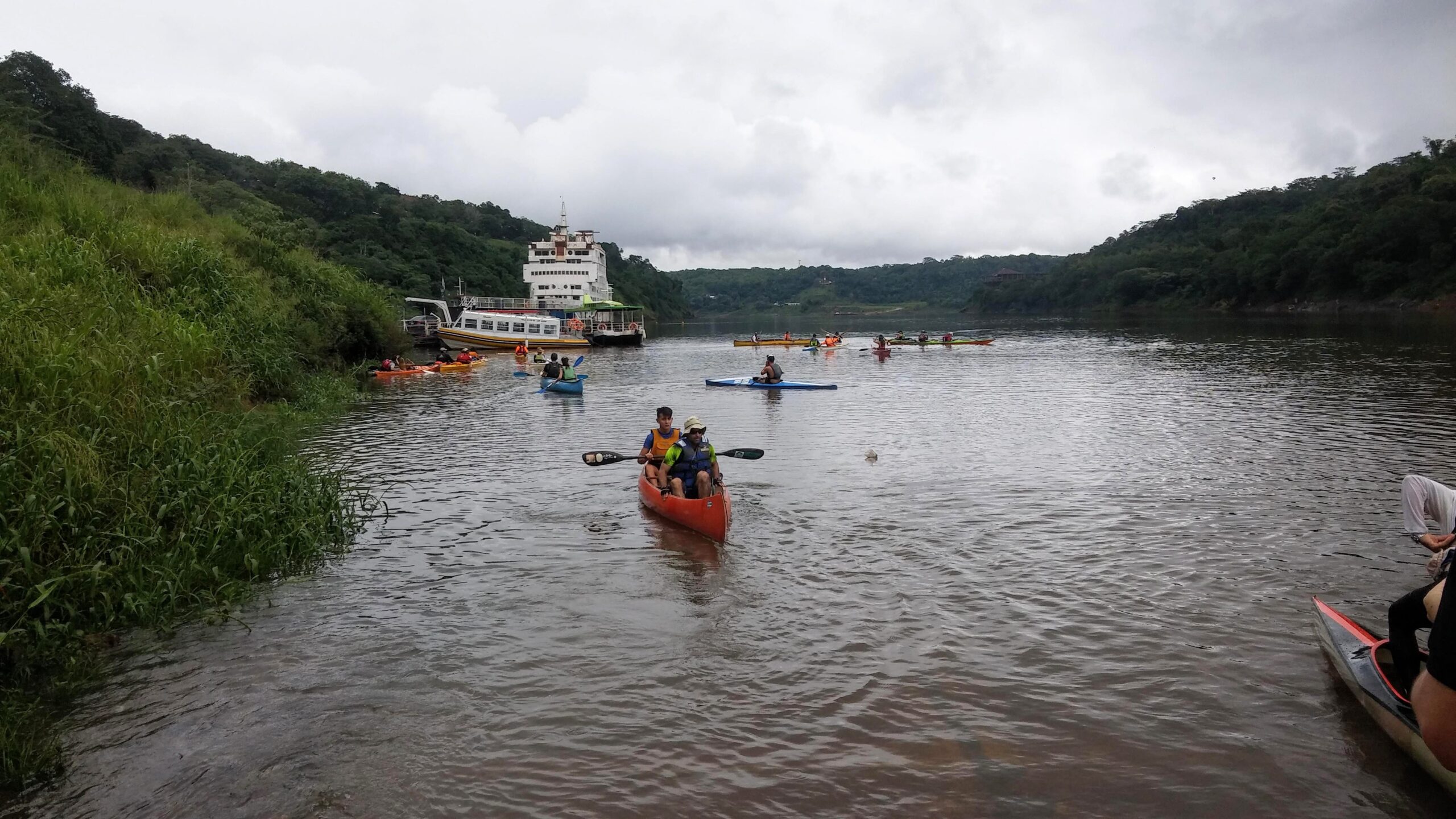 Prefectura recuerda las principales medidas de seguridad para la navegación en kayak y botes a remo