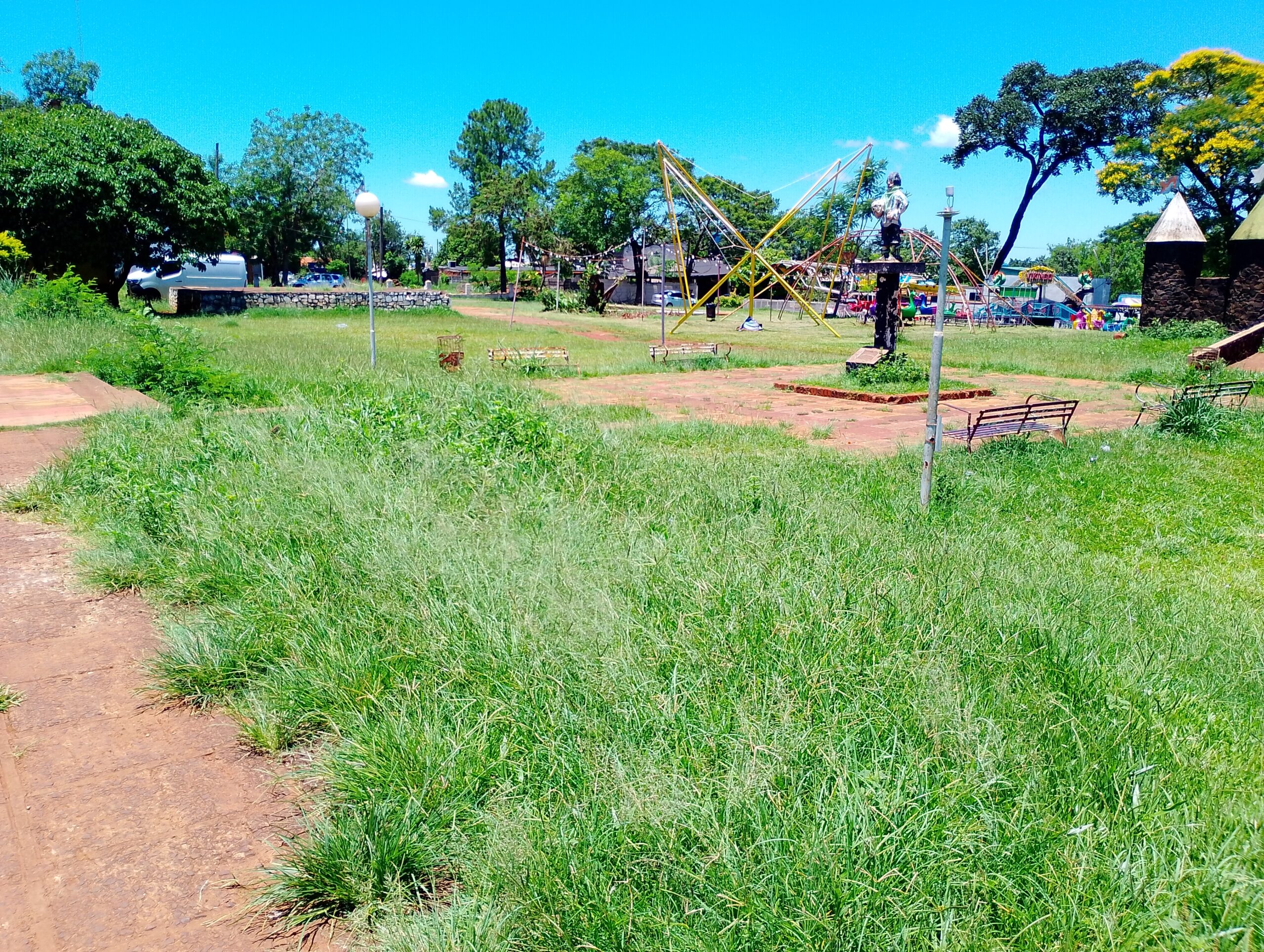 Iguazú: Se multiplican los espacios públicos en estado de abandono