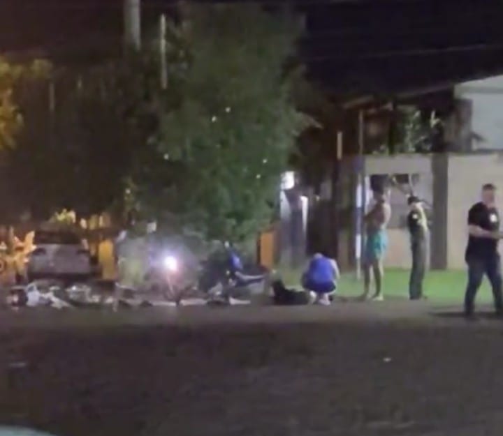 Un hombre resultó con fractura de muñeca tras una colisión de tres motocicletas