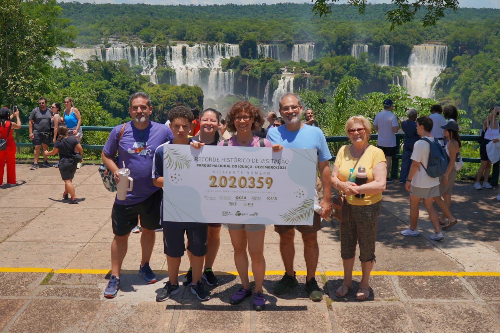 Cataratas lado brasileño rompió el record histórico de visitantes con la llegada de la turista 2.020.359
