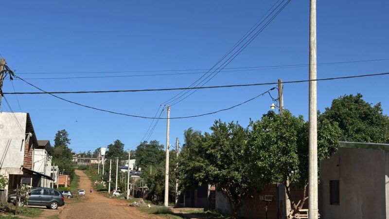 Durante el 2025 se reemplazaron casi 200 postes de madera por hormigón en Iguazú