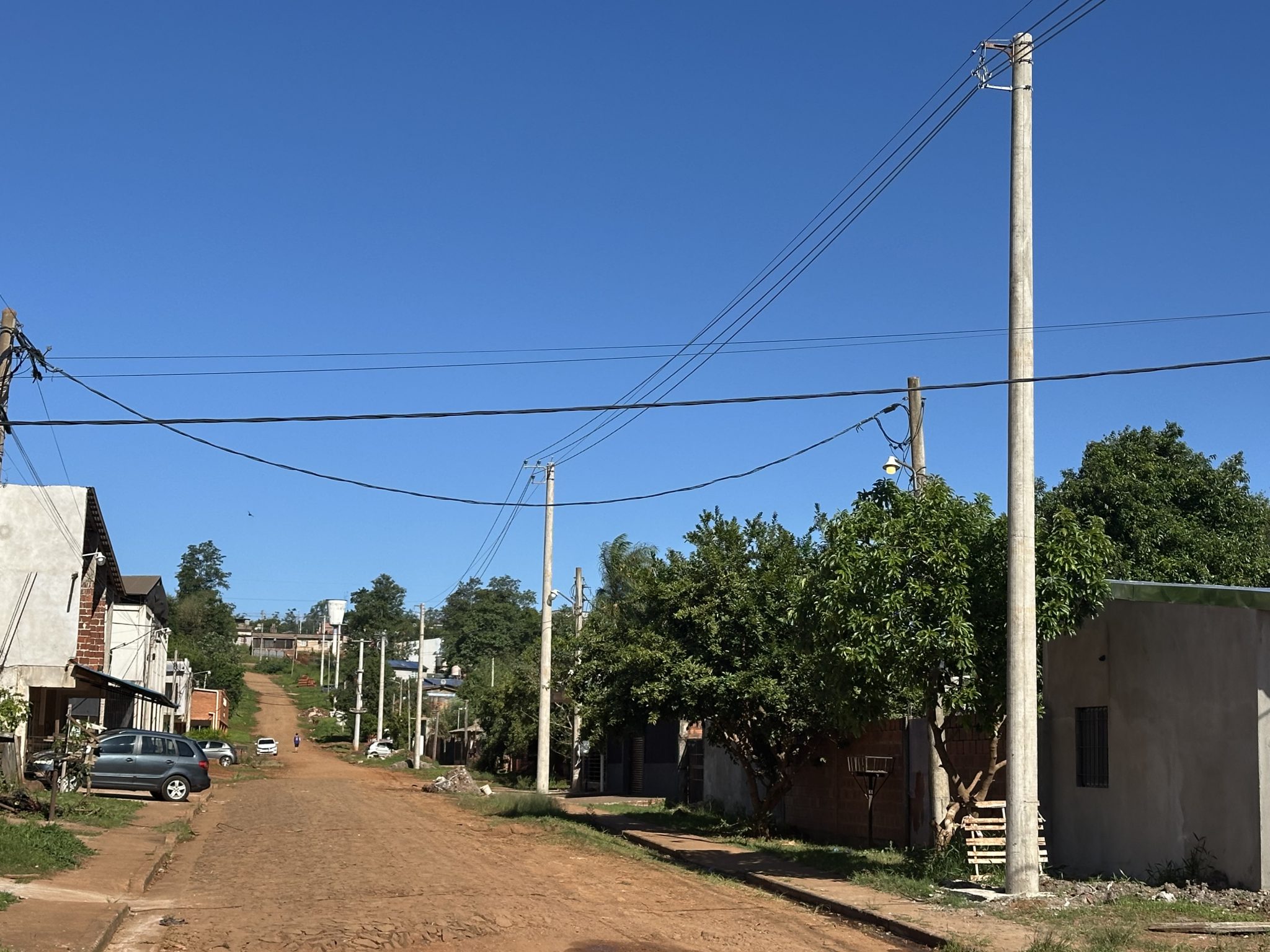 Durante el 2025 se reemplazaron casi 200 postes de madera por hormigón en Iguazú