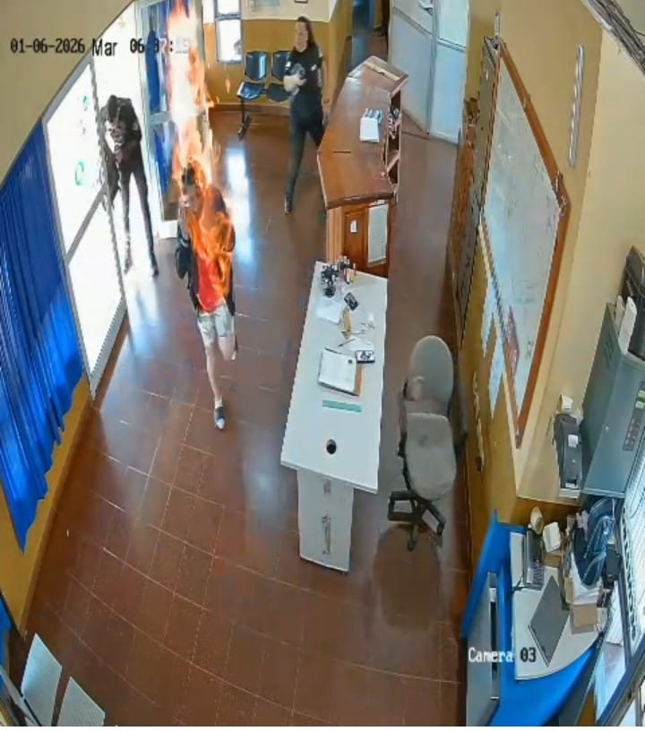 ¿Intento de suicidio o un desesperado pedido de ayuda? Una mujer se prendio fuego