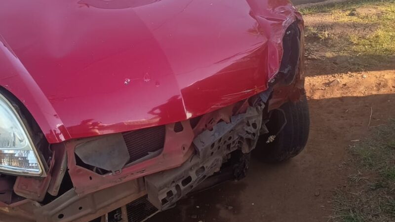 Colisión entre una Remis y un patrullero dejó a una familia sin su herramienta de trabajo