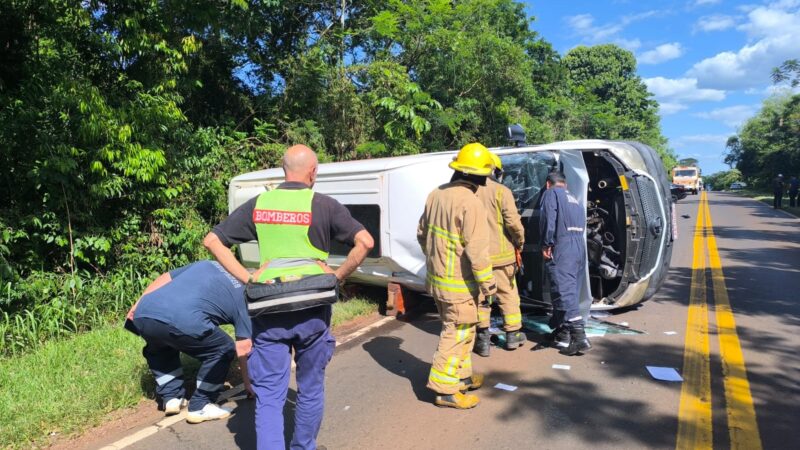 Colisión entre vehículo de turismo y remise dejo al menos 6 personas heridas