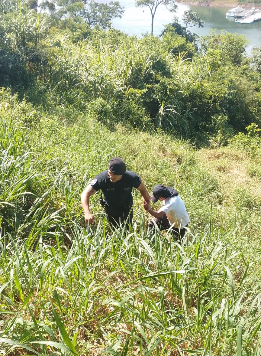 Un hombre se descompensó en el barranco de la costanera de Iguazú
