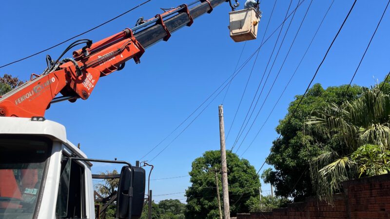 Iguazú: vinculan líneas desde las Estaciones Transformadoras para mejorar la distribución eléctrica en los barrios