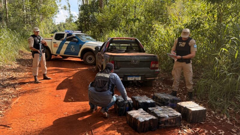 Se dieron a la fuga y dejaron abandonado un vehículo con más de 130 kilos de droga