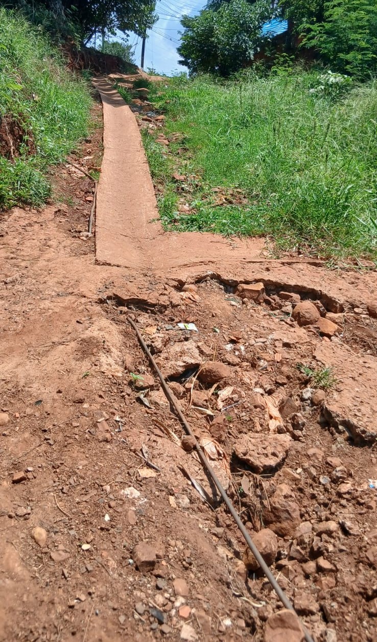 Obras de campaña paralizadas que complican la vida del contribuyente