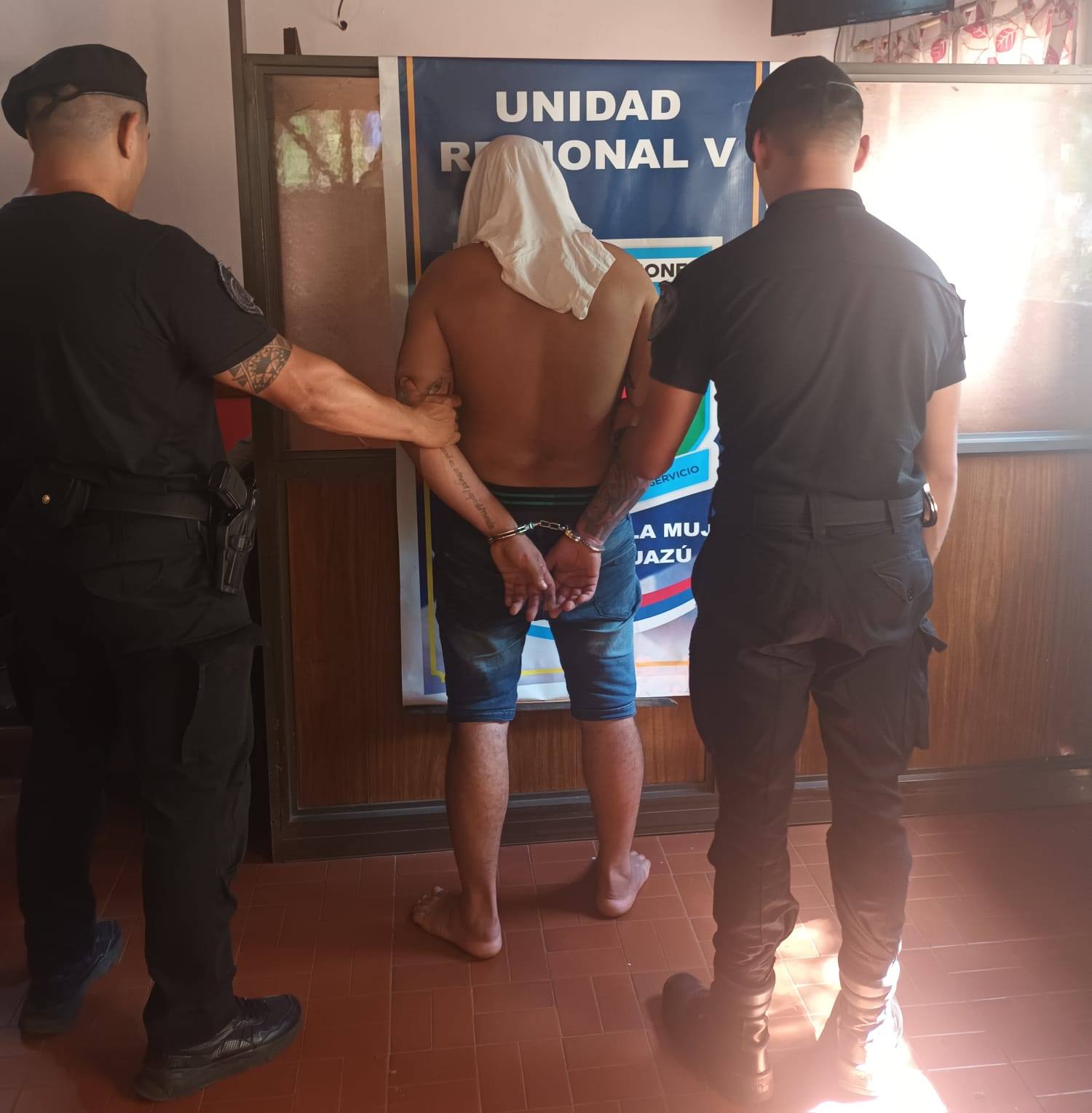 Puerto Iguazú: Amenazó a su expareja con un palo, atacó a policías y terminó detenido