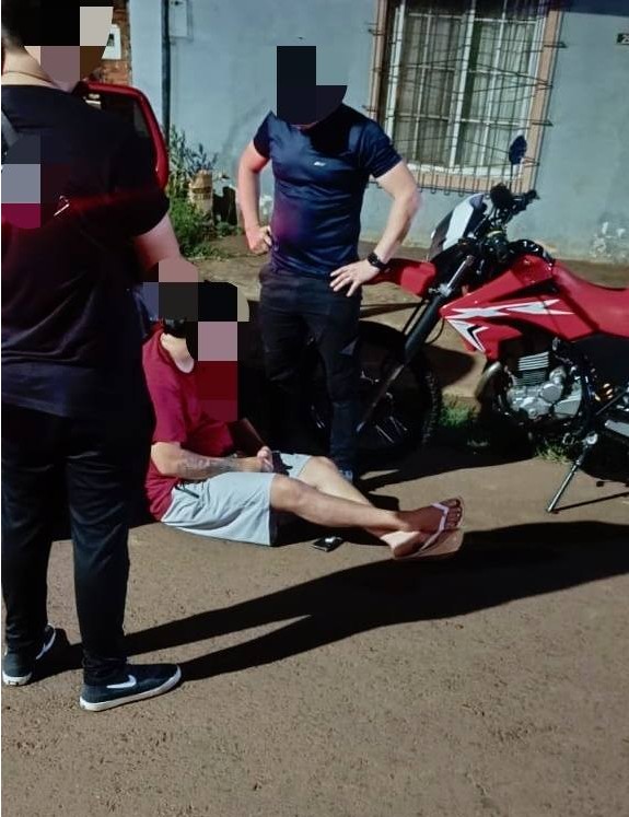 Narcodelivery transitaba en una moto sin dominio y fue detenido