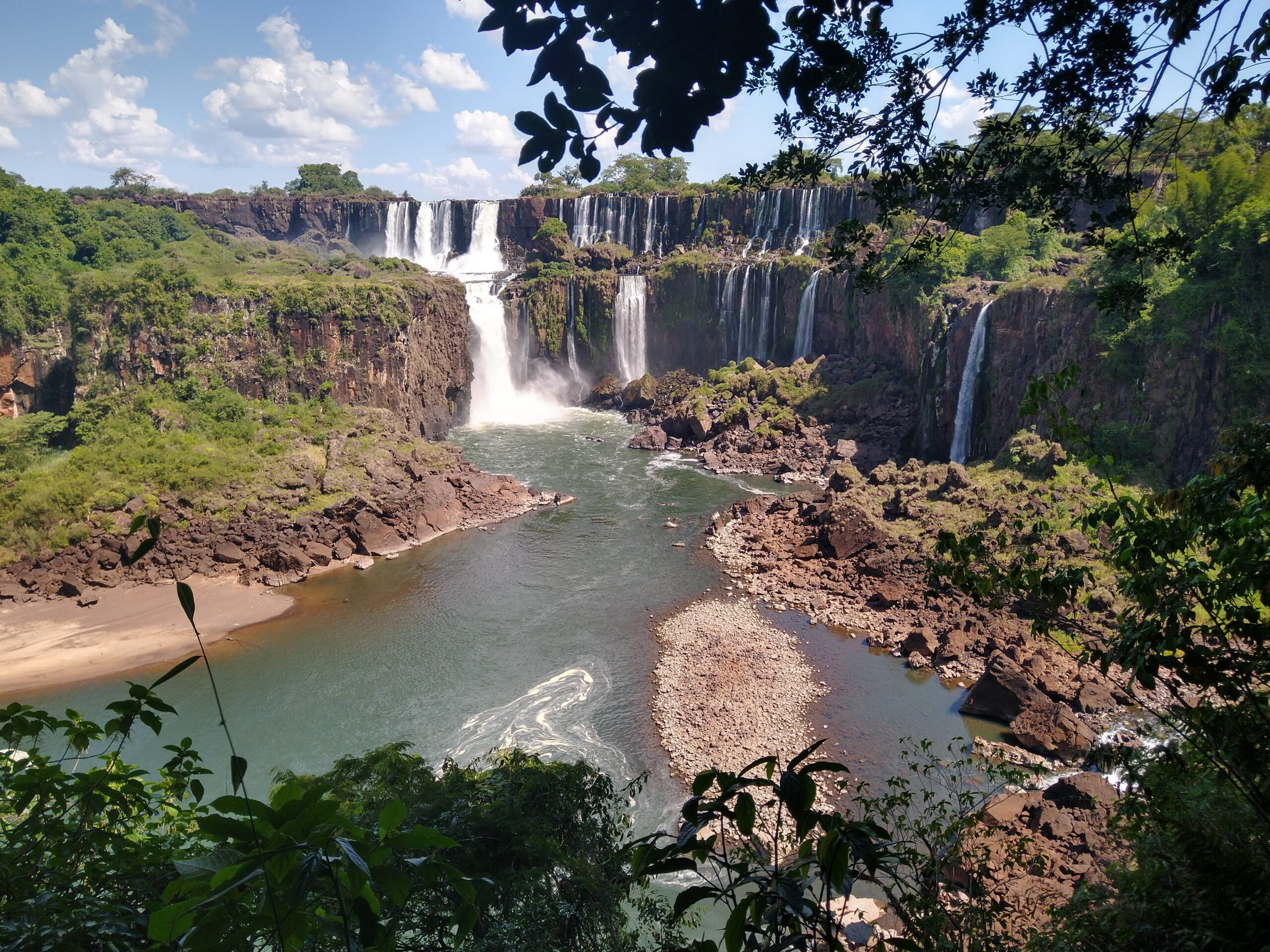 Suspenden los paseos náuticos en cataratas por la bajante del rio Iguazú