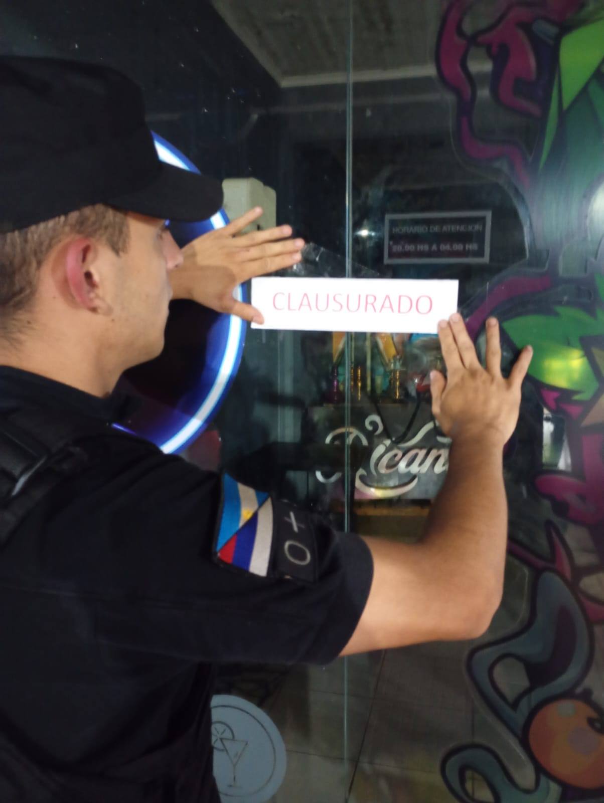 Operativo de prevención de delitos: Un bar clausurado y 8 motos retenidas