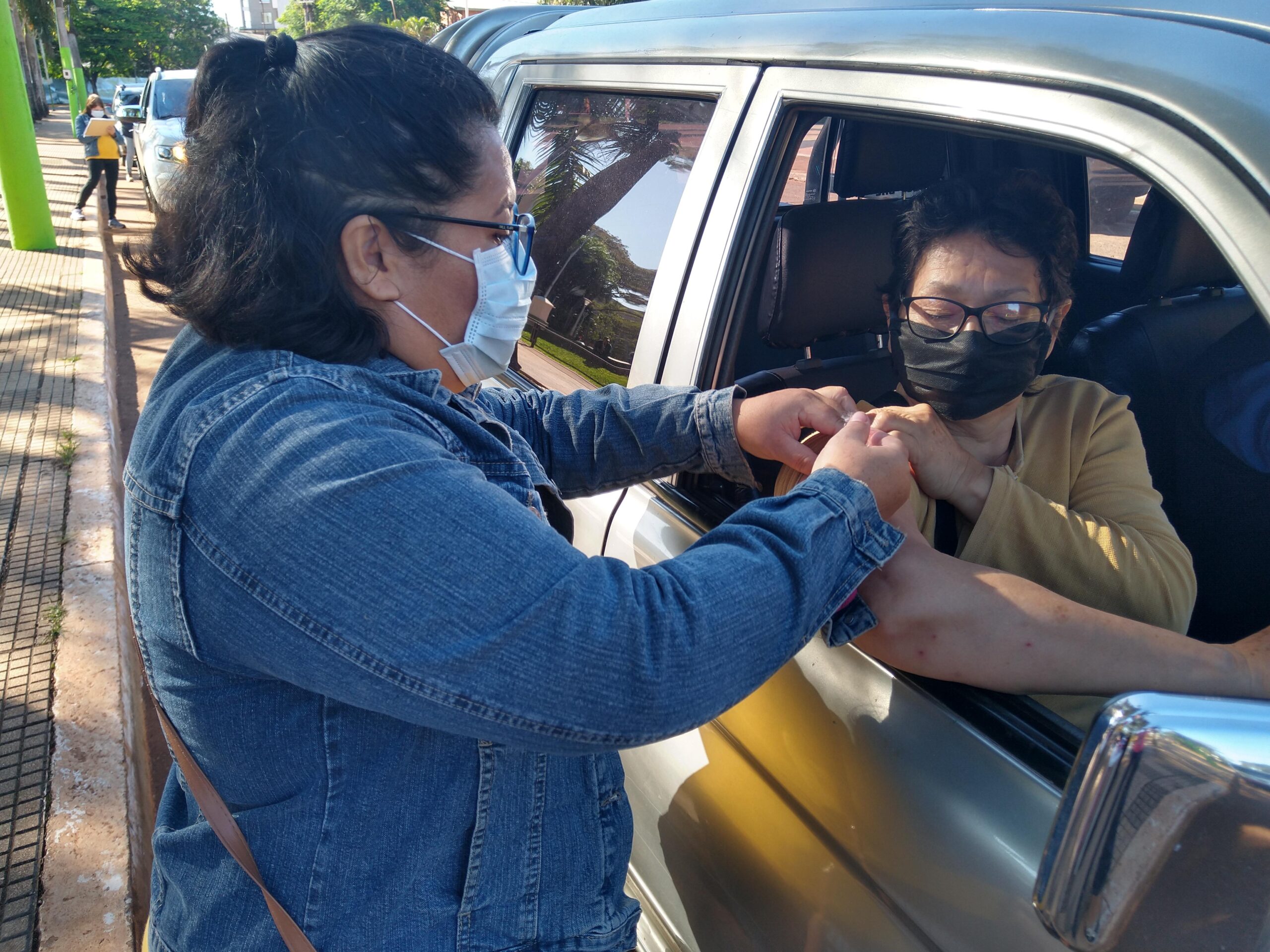 AutoVac: En Iguazú Vacunarán a toda la comunidad en los automóviles