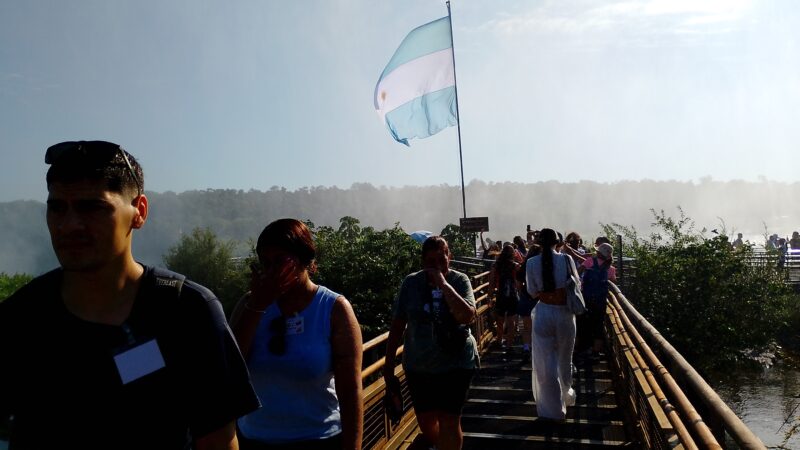 Este viernes ingresaron al Parque Nacional Iguazú más de 9.700 turistas
