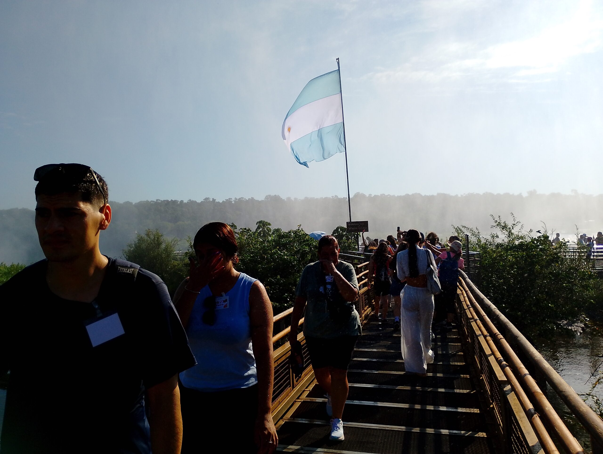 Este viernes ingresaron al Parque Nacional Iguazú más de 9.700 turistas