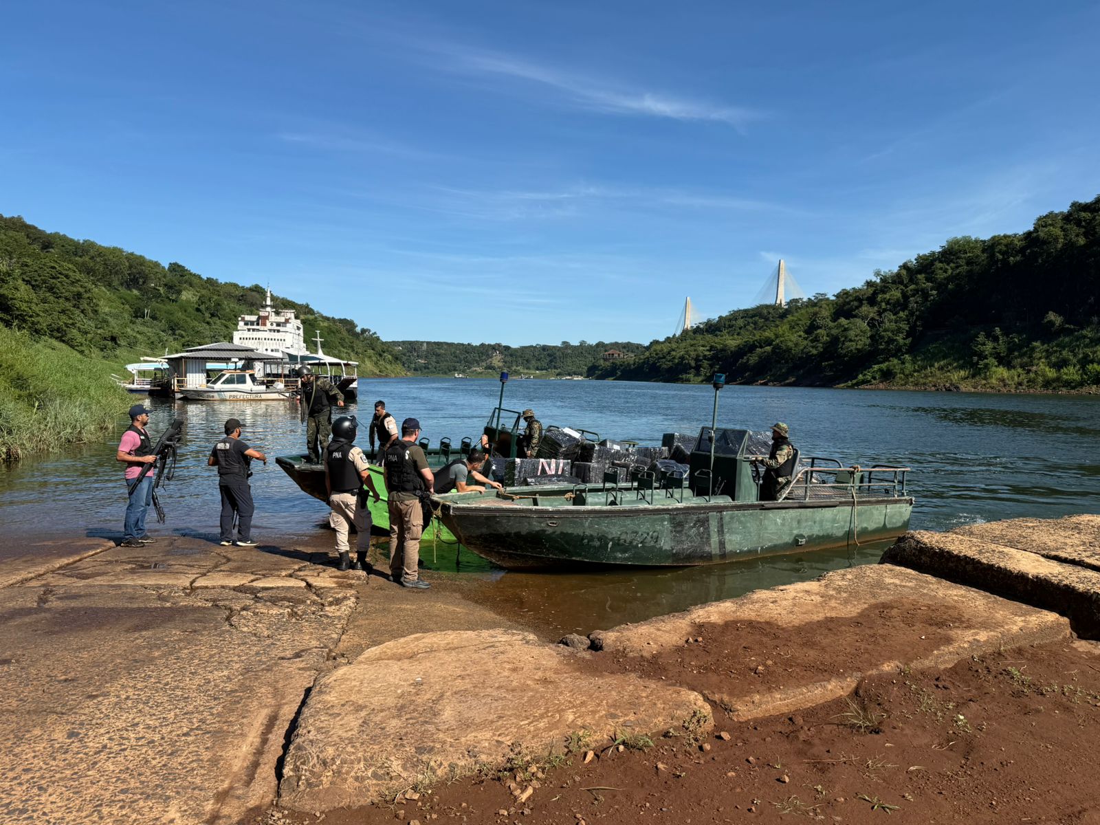 Puerto Iguazú: Prefectura secuestró mercadería de contrabando tras un intenso tiroteo