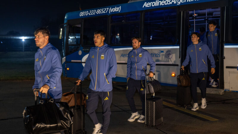 La selección Argentina partió hacia Kansas en el avión más argentino del mundo