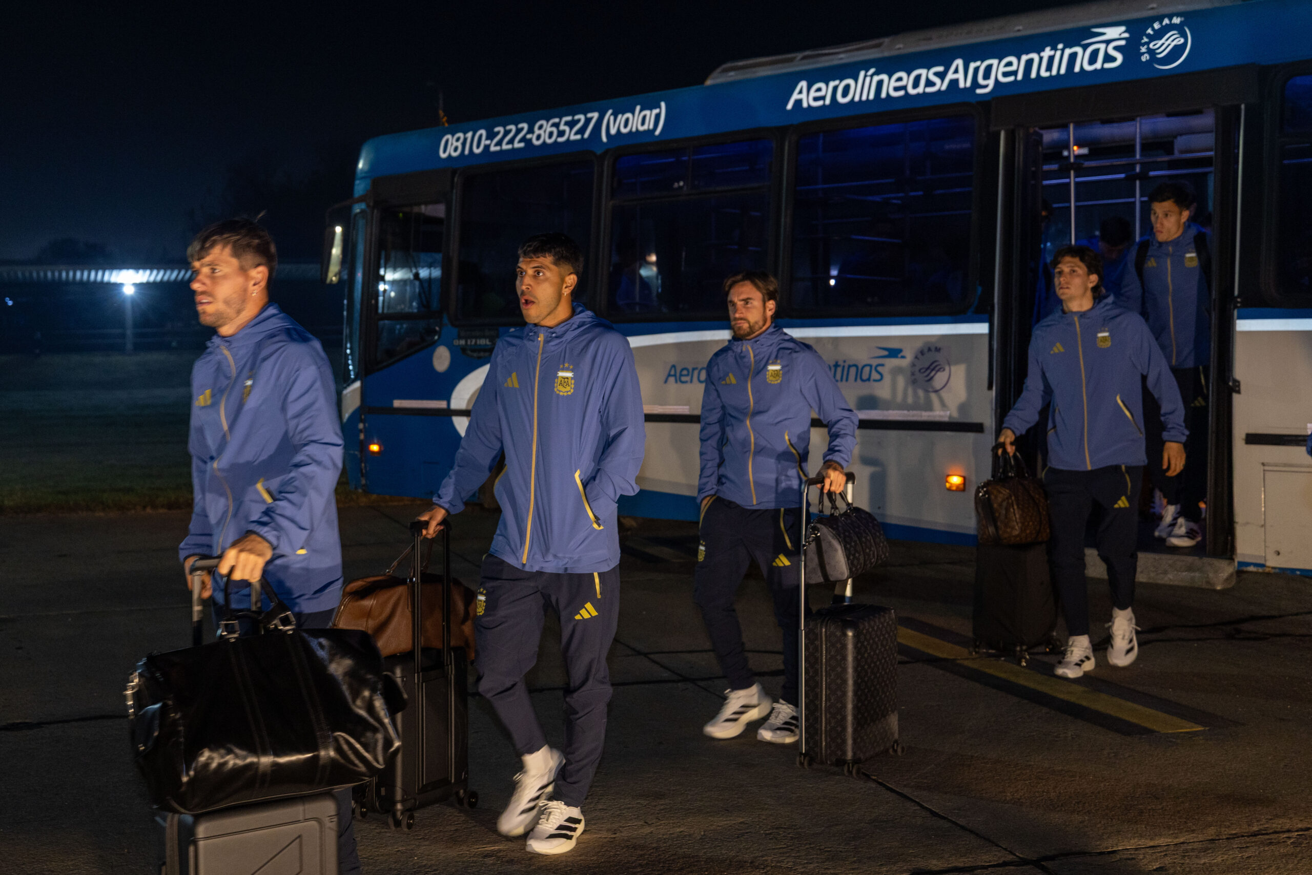 La selección Argentina partió hacia Kansas en el avión más argentino del mundo