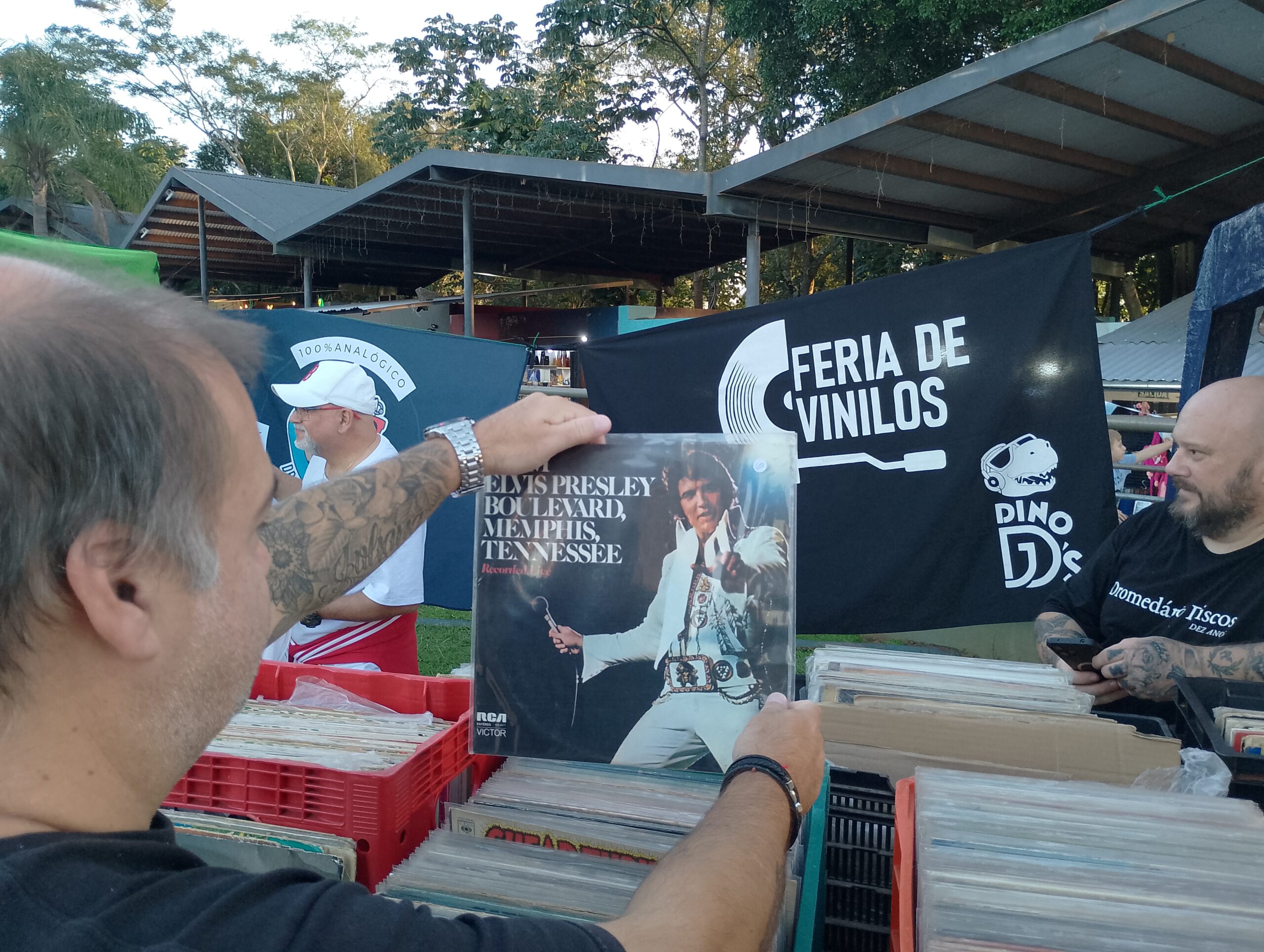 El Hito de las Tres Fronteras fue escenario de la primera Feria de Vinilos de Iguazú.