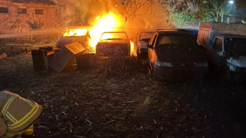 Iguazú: Incendiaron vehículos secuestrados depositados en la seccional Primera