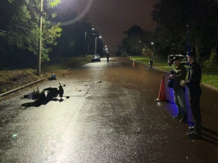 Motociclista falleció tras despistar en una avenida de Puerto Iguazú