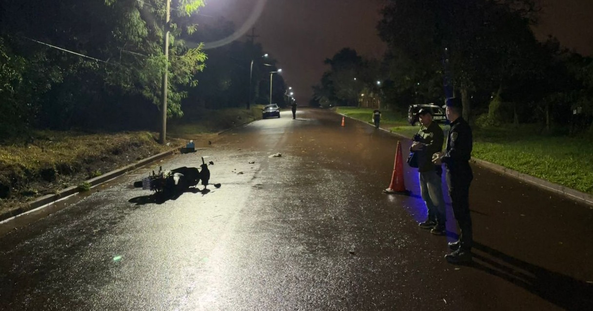 Motociclista falleció tras despistar en una avenida de Puerto Iguazú