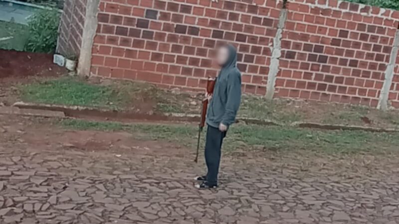Detuvieron a un hombre que aterrorizaba de sus vecinos armado y encapuchado