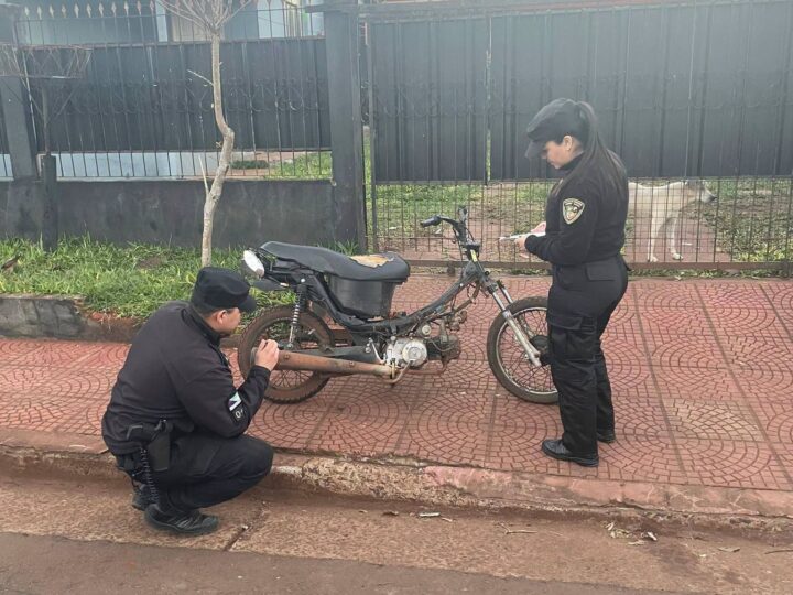 Asalto a un Delivery: La policía recuperó la motocicleta y tras un allanamiento secuestraron objetos vinculados al hecho