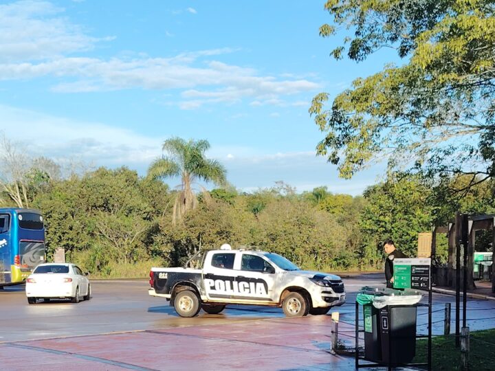 Operativo en Cataratas: Buscan a una persona y cierran temporalmente el circuito Garganta
