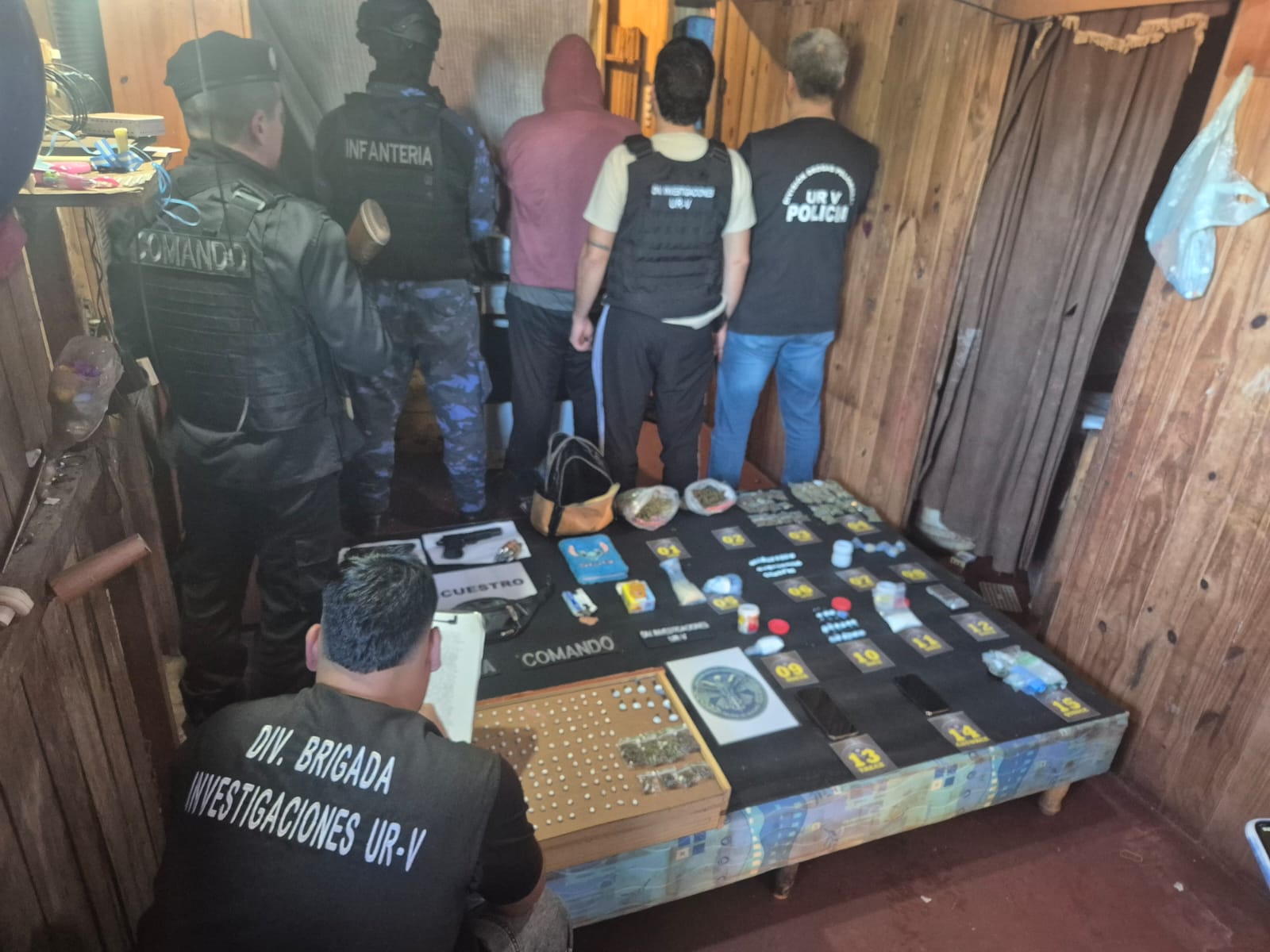 Detuvieron al Porteño y a sus cómplices en un búnker con más de 240 dosis de cocaína y marihuana