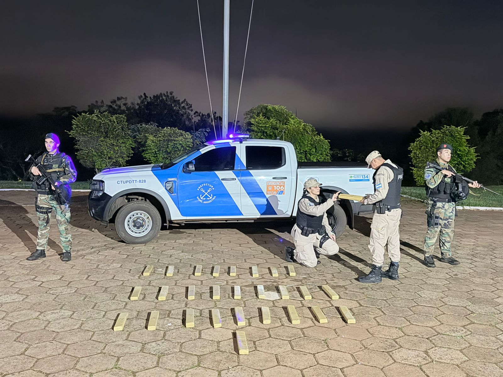Tras el hundimiento de una embarcación Prefectura incautó 28 kilos de marihuana