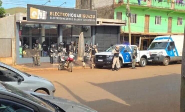 Allanamientos en Misiones: Tres personas fueron detenidas en Iguazú